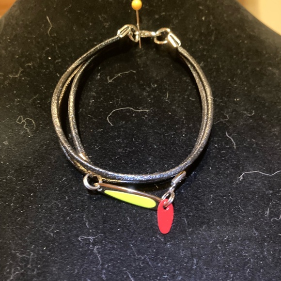 Aluring Bracelet - Picture 2 of 8